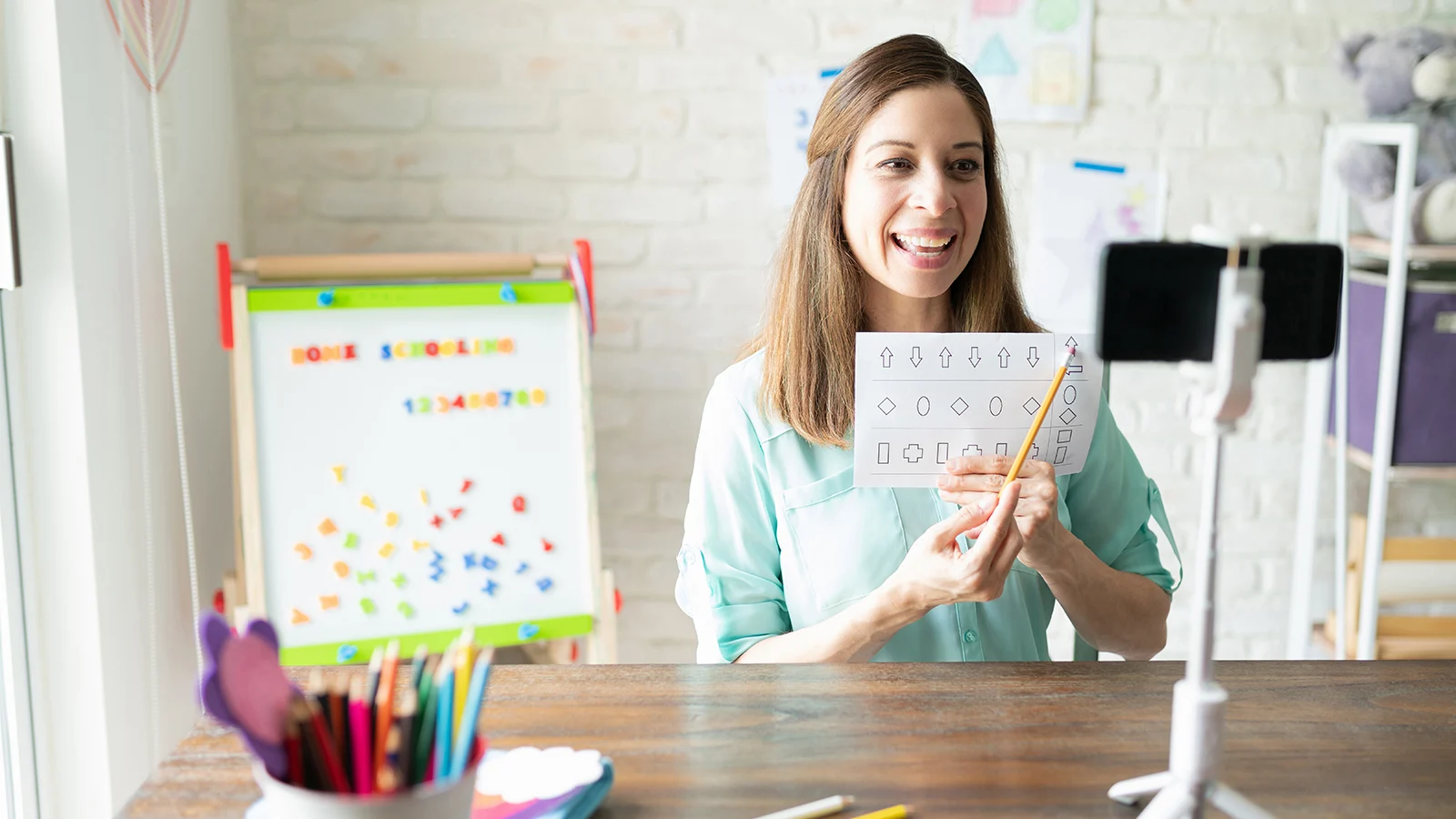 Teaching her. Tips for online teaching. Teacher rewards students. Teachers reward students with Stickers.